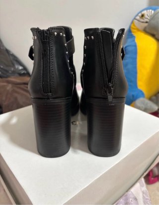 Botas tacón negras hebillas tachuelas 38