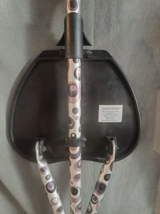Bastón con asiento plegable (modelo 2 en 1)
