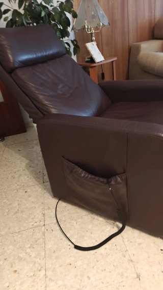 Sillón Eléctrico de Cuero Marrón