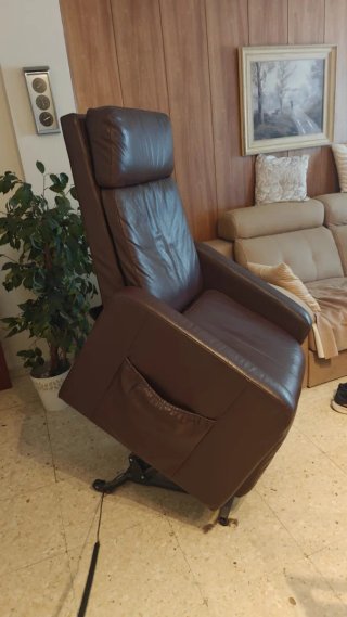 Sillón Eléctrico de Cuero Marrón
