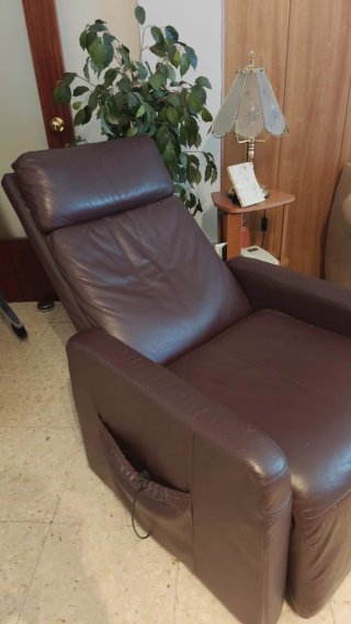 Sillón Eléctrico de Cuero Marrón