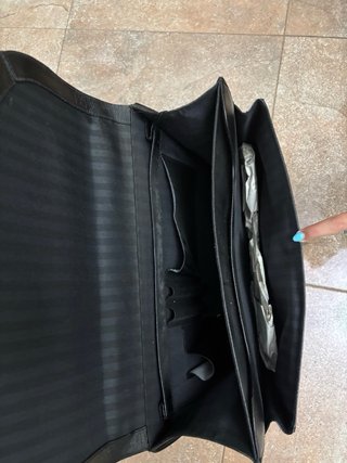 Maletín de piel Regina negro con bandolera