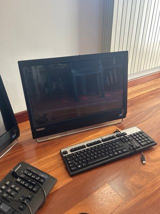 2 Lenovo ThinkCentre Intel PC