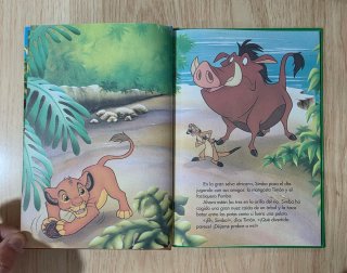 Clásico cuento Disney."La huida de Pumba". Salvat.