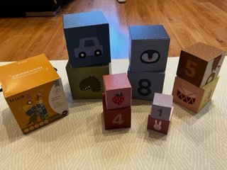 Juego de apilar y construir Trixie