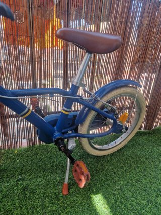 Bicicleta de aluminio 16 pulgadas.