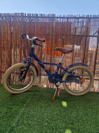 Bicicleta de aluminio 16 pulgadas.
