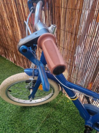 Bicicleta de aluminio 16 pulgadas.