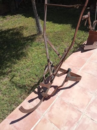 Colección completa de arados antiguos