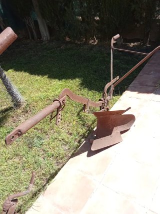 Colección completa de arados antiguos