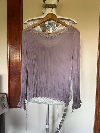 Blusa lila transparente encaje
