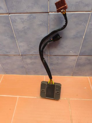 Regulador Peugeot Satelis 125