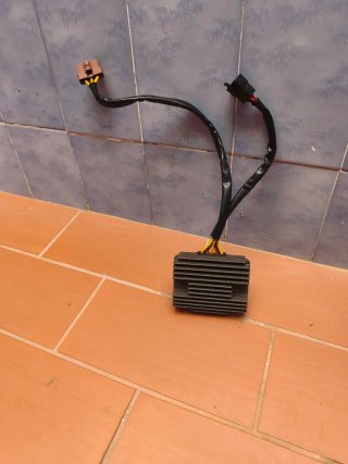 Regulador Peugeot Satelis 125