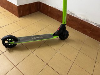 Patinete Eléctrico Verde