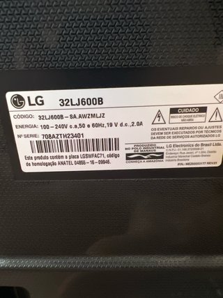 Smart TV 32” LG con soporte y funda