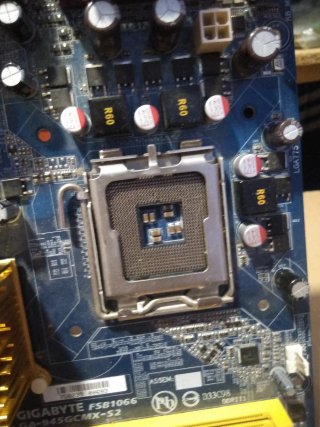 Placa base Gigabyte GA-945GCMX-S2