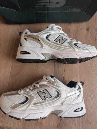 New Balance 530 Talla 42 Plata