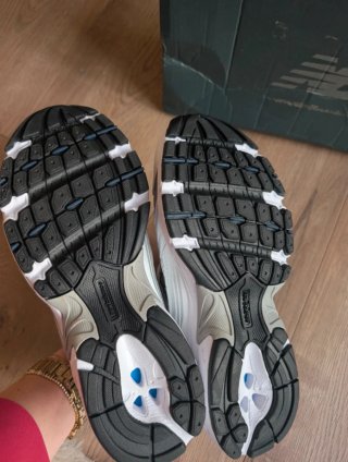 New Balance 530 Talla 42 Plata