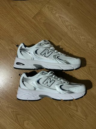 New Balance 530 Talla 42 Plata