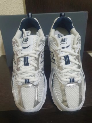 New Balance 530 Talla 44 Plata