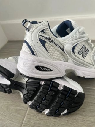 New Balance 530 Talla 40.5 Plata/Blanco