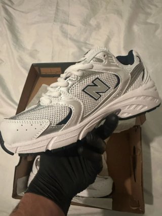 New Balance 530 Talla 38.5 Plata/Blanco