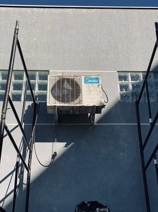 Mantenimiento preventivo de aire acondicionado.