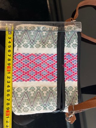 Bolso cruzado pequeño tejido a mano