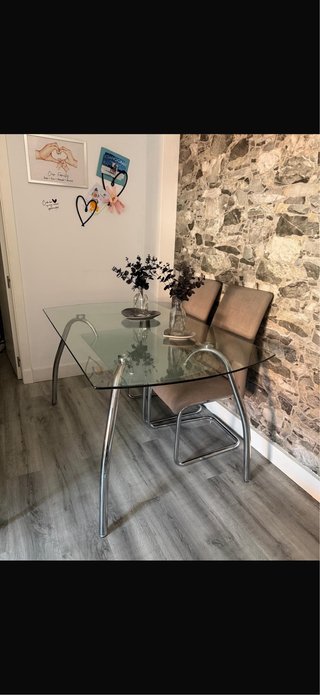 Mesa de comedor con 6 sillas