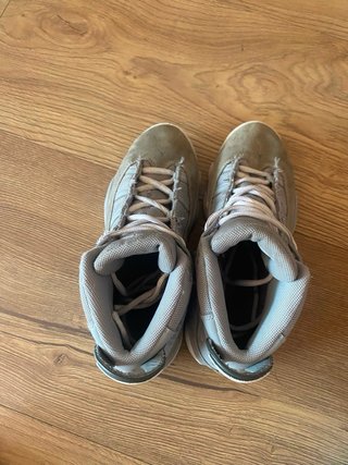 Zapatillas Jordan Marrón y Gris