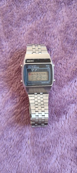 Reloj Seiko Digital Plata