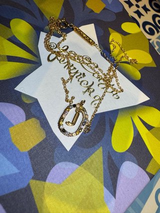 Collar PdPaola letra “J”