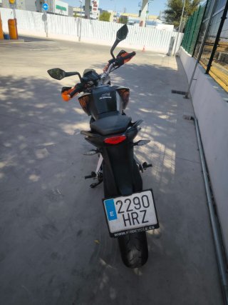 KTM 125 Duke Negra y Naranja