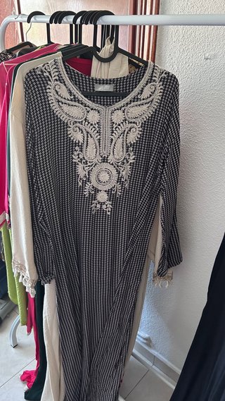 Vestido marroquí cuadros beige y negro
