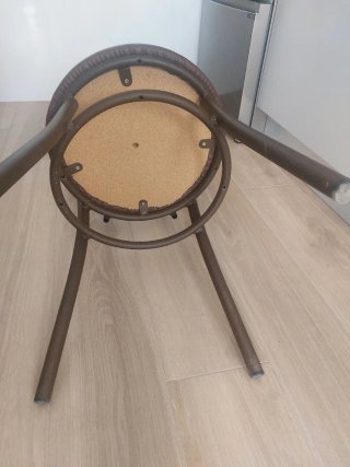 Silla de cocina marrón