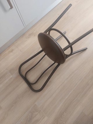 Silla de cocina marrón