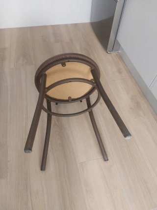 Silla de cocina marrón