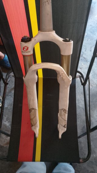 Horquilla de bicicleta blanca