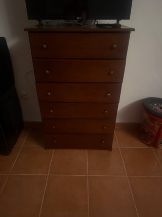 Cajonera de madera marrón