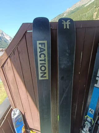 Esquís Faction