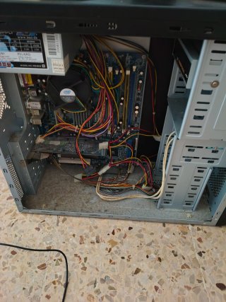 Ordenador Intel gris/plateado