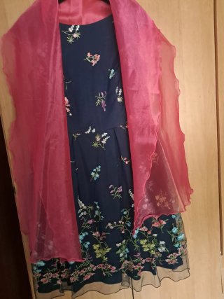 Vestido azul floral para boda/ocasión