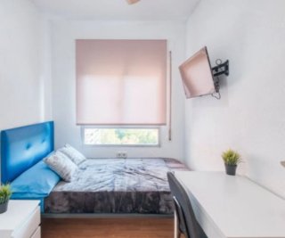 Ofrezco habitación gastos incluidos