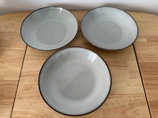 Vajilla IKEA GLADELIG 17+2piezas