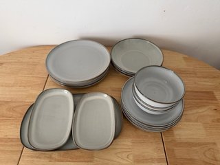 Vajilla IKEA GLADELIG 17+2piezas