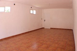 Alquilo trastero, local a pie de calle