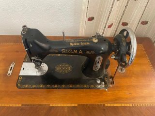 Máquina de coser Sigma antigua