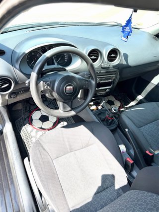 Coche Negro Seat Ibiza
