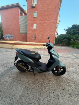 Moto Scooter Gris