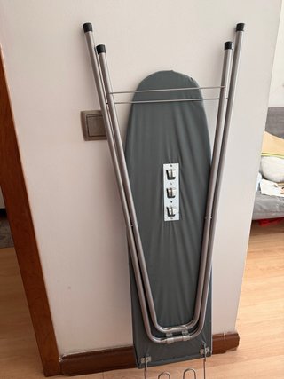 Tabla de planchar plegable gris
